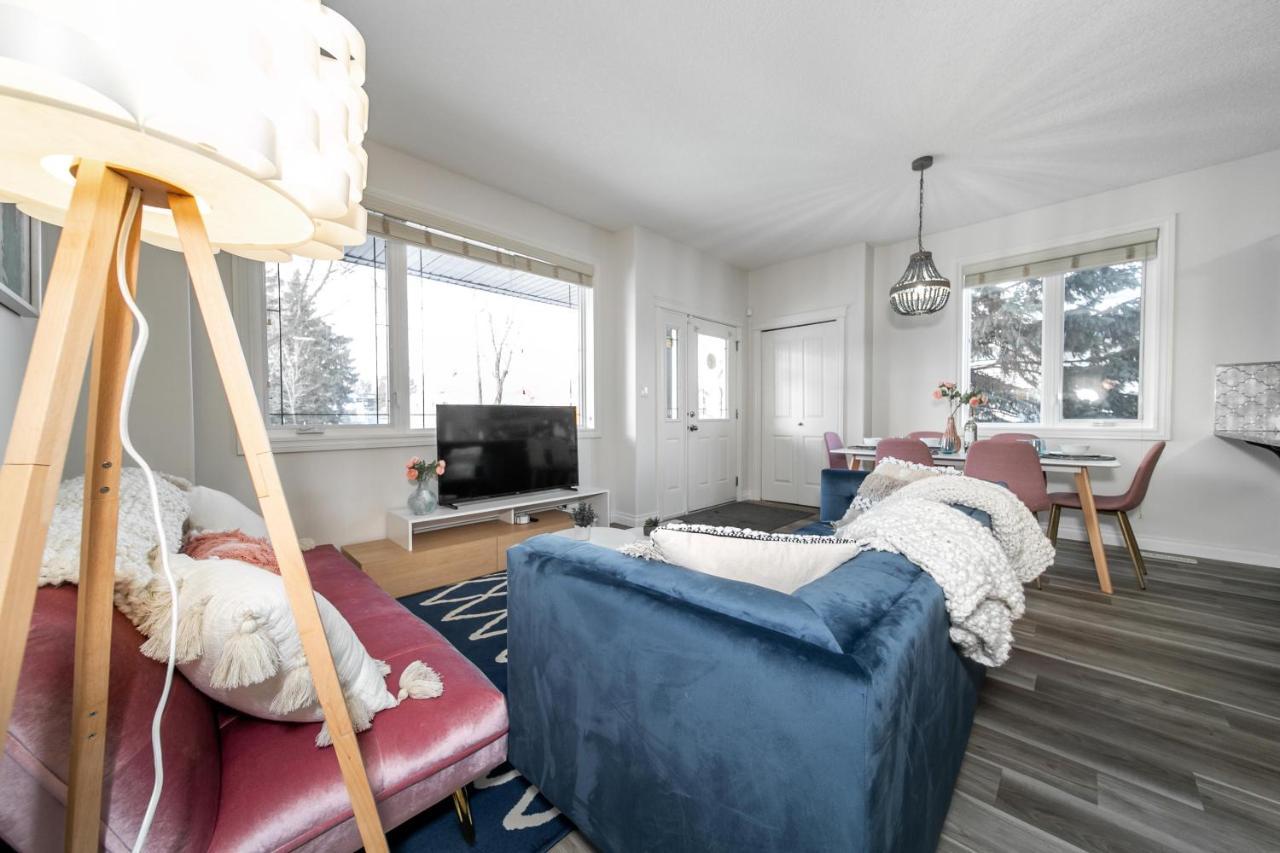 Mediterranean Retreat - King Bed - Fireplace - Jacuzzi - Fast Wi-Fi - Games Room - Free Parking & Netflix Edmonton Exterior foto